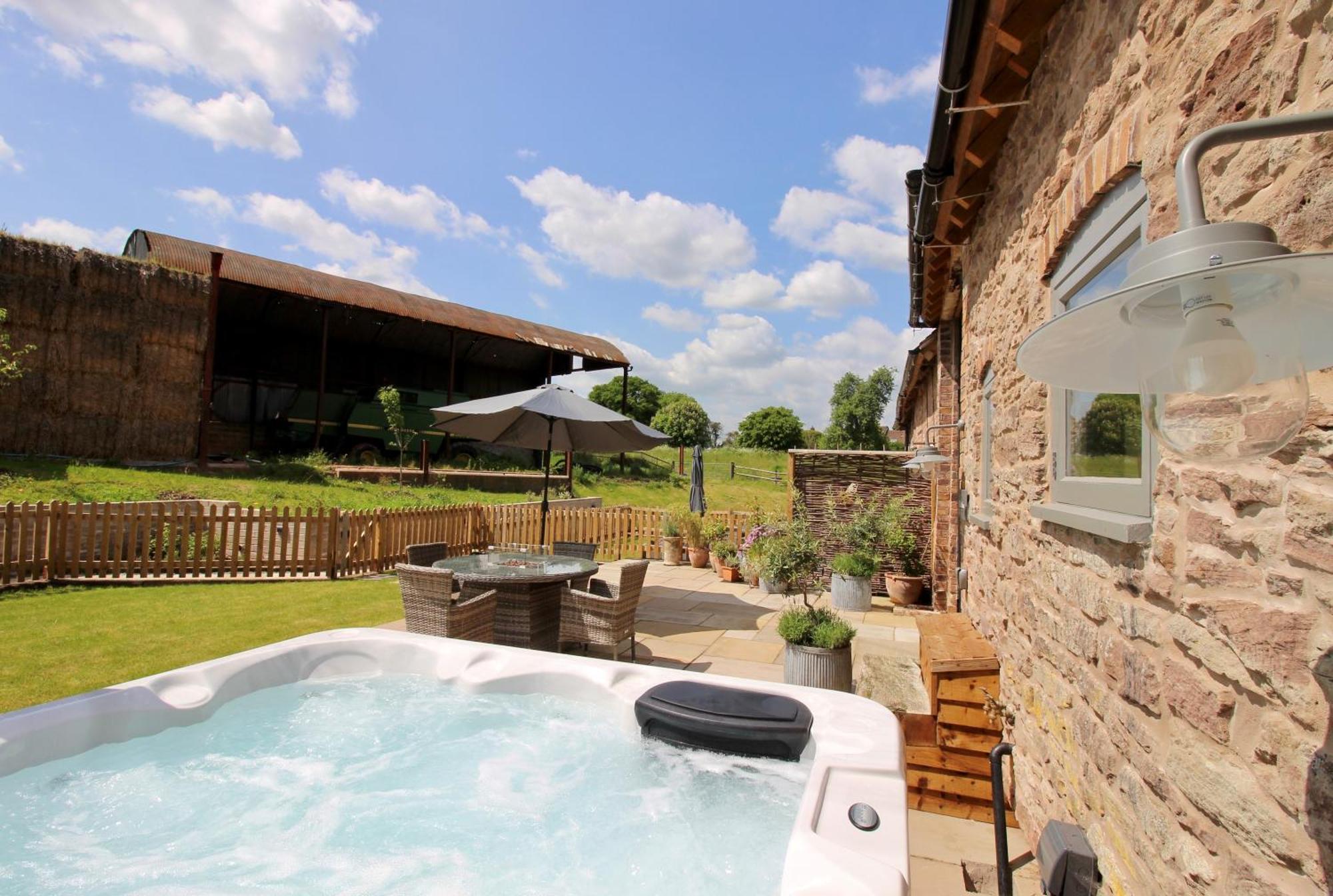 Apartament The Cart House - Beautiful Contemporary Barn - Hot Tub Bridgnorth Zewnętrze zdjęcie