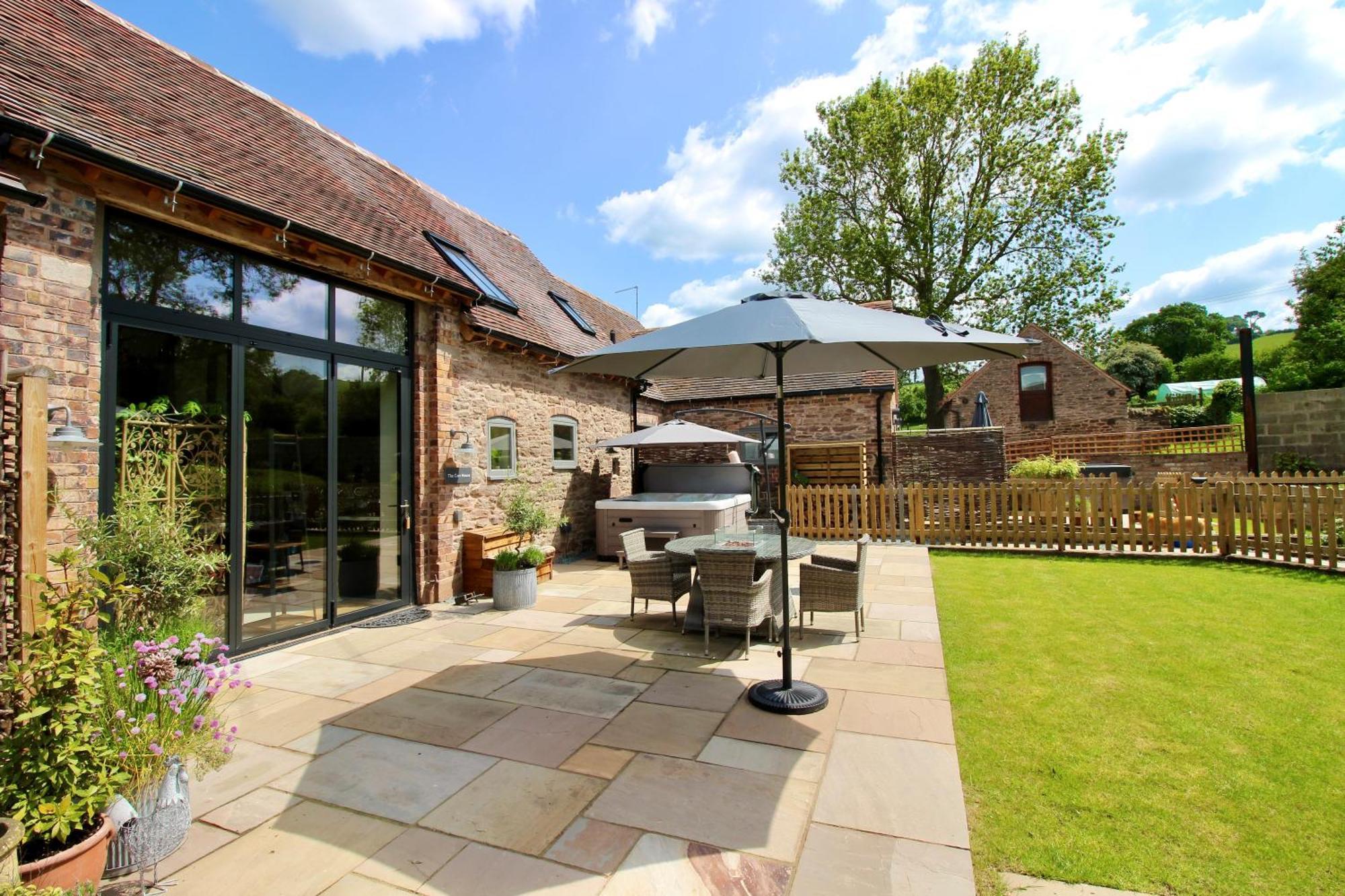 Apartament The Cart House - Beautiful Contemporary Barn - Hot Tub Bridgnorth Zewnętrze zdjęcie
