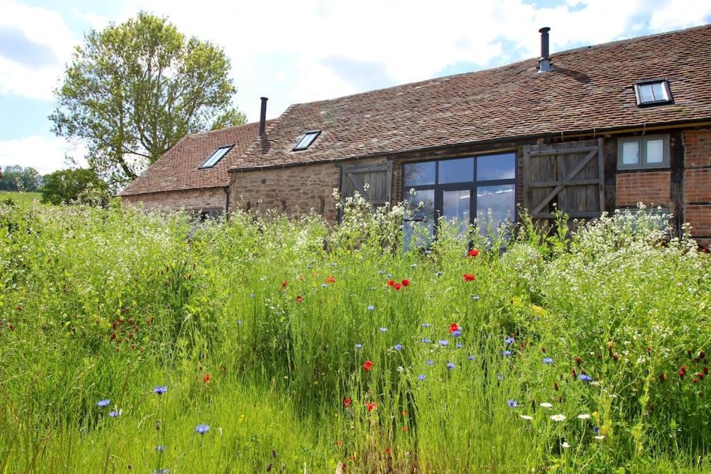 Apartament The Cart House - Beautiful Contemporary Barn - Hot Tub Bridgnorth Zewnętrze zdjęcie