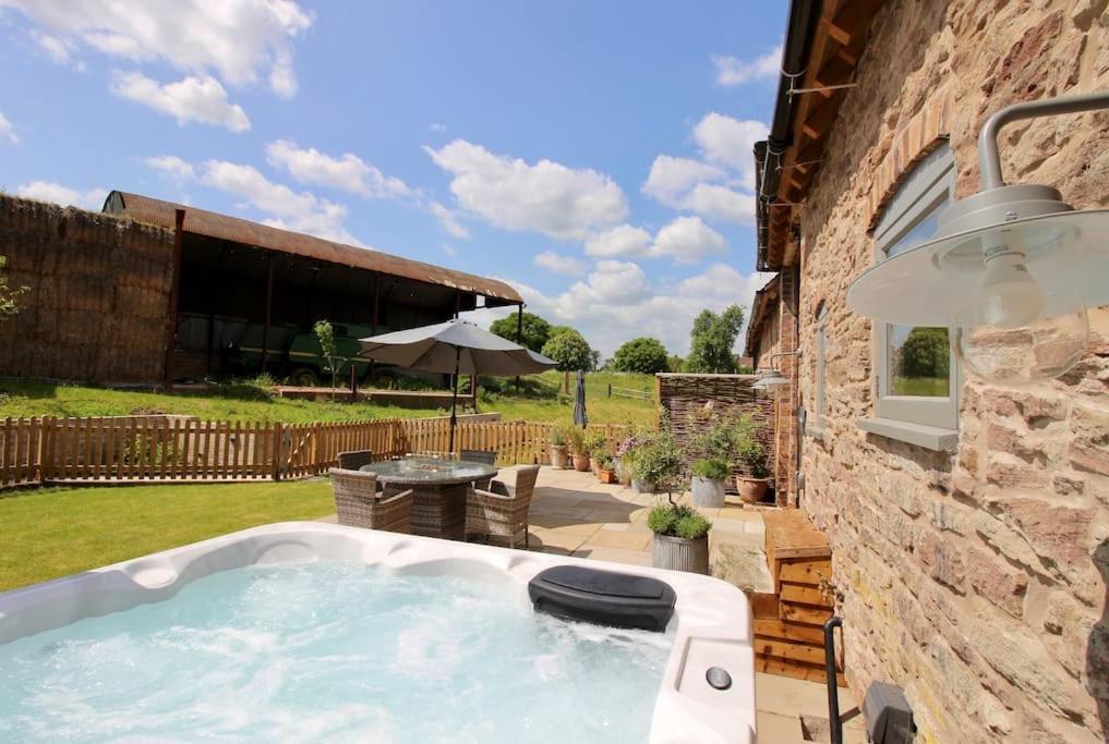 Apartament The Cart House - Beautiful Contemporary Barn - Hot Tub Bridgnorth Zewnętrze zdjęcie