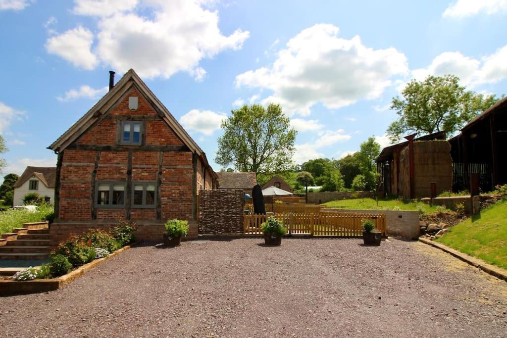 Apartament The Cart House - Beautiful Contemporary Barn - Hot Tub Bridgnorth Zewnętrze zdjęcie