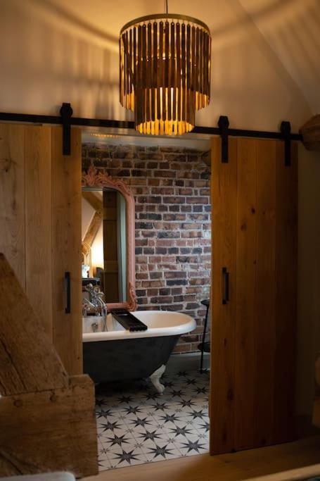 Apartament The Cart House - Beautiful Contemporary Barn - Hot Tub Bridgnorth Zewnętrze zdjęcie